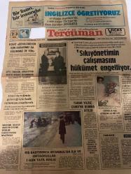 TERCÜMAN GAZETESİ - DOĞUM GÜNÜ HEDİYESİ (TURKISH NEWSPAPPER) - 23 ŞUBAT 1979 - SADECE TEK YAPRAKTIR -Bülent Ecevit-Süleyman Demirel-Rıza Pehlevi-Farah-Nicolae Ceaușescu-Mithat Perin-Abdullah Azizoğlu-Ahmet Kabaklı-Rauf Tamer-Uğur Mumcu-Uluğ Yanal-Sıkıyönetimin çalışmasını hükümet engelliyor-Ecevit Devalüasyon için kararımız da eğilimimiz de yok-AP’li Tümcin Şerafettin Elçi’yi servet beyanında bulunmaya çağırdı-İran’da rejimin geleceği için halk oylaması yapılacak-Waldheim teklifler paketi KTFD’nin istekleri doğrultusunda değiştirecek-Tarihi Yıldız Camii’ne bomba atıldı-Kış bastırınca İstanbul’da ilk ve ortaokullar 2 gün tatil edildi-Kit’lerin şişirilen kadroları-Gün Işığında Eğitim Haberleri-Sözün Kısası Fikir Bahçesi-Demirbank T A Ş İdare Meclisinden-Pamukbank T A Ş İdare Meclisi Başkanlığından-Bursa Akü San A Ş eleman arıyor-İstanbul Deniz İnşaat Emlak ve İstihkam Komutanlığından-Tercüman 100 Temel Eser-Devletşah Tezkiresi IV ve Son Cilt-Vicks öksürük pastili boğaz yumuşatır-İngilizc