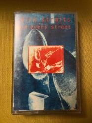 Dire straits on every street kaset