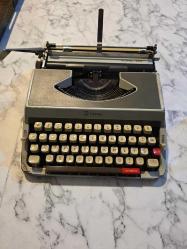 ROYAL 204 DAKTİLO ÇALIŞIR DURUMDA UFAK EKSİKLER MEVCUT AÇIKLAMAYI OKUYUN