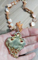 Sanatçı Tasarımı, Kök Taşlar ve Sedeften İmal Edilmiş Çok Şık Tasarım Kolye