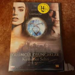 ÖLÜMCÜL OYUNCAKLAR - KEMİKLER ŞEHRİ  - KAPALI AMBALAJINDA - ORJINAL BANDROLLU - DVD