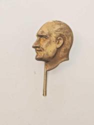 R40---PİRİNÇ METAL İĞNELİ ATATÜRK ROZET