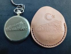 ANTİKA SERKİSOF CEP SAATİ TERTEMİZ KÖSTEK ZİNCİRİ VE DERİ KORUMA KILIFIYLA BİRLİKTE GÖNDERİLECEKTİR