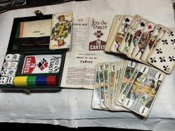 Antika Fransız tarot ve oyun kağıtları orijinal kutusunda