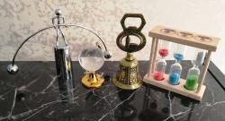 Kristal Küçük Boy Cam Dünya Küresi, 3'lü Ahşap Kum Saati 1-3-5 Dakikalık, İstanbul Temalı Metal Zil ve Halterci Denge Adam