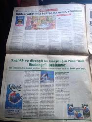 Hürriyet Cumartesi Gazetesi - Turkish Newspaper - 17 Temmuz 1999 - Milli piyango 60 yaşında - 1999 yılında satılan bilet kazı kazan loto sayısı 1 milyar 140 milyon adet - 1999'da satışlardan elde edilen hasılat 109 katrilyon - Nimet Abla fotoğraf - İsrail'den ithal arabeskçi Linet ben şarkıyı gebertirim dedi fotoğraf - Ayşe Arman köşesi - Yataş - internette gazetecilik yazan Serdar Turgut - amatör kaptan olabilirsiniz - belgesel sinemacılar atakta - yelken sporu farklı sektörlerde çalışan iş adamlarını bir araya getirdi - uyuşturucuya bulunan yarış Formula 1 fotoğraf - Sertap Erener'in sevgilisi olarak anılmaktan sıkılan Demir Demirkan kendini ELLE'e anlattı - ÖSS hayatın sonu değil - kablosuz modemler avuç içi bilgisayarlarını dünyaya bağlayacak - sakin yaratılışlı goriller - Playboy orta sayfa güzelleri yarışmasında ilk sırada Petra Verkaik var fotoğraf - Kanal D'de bugün - Okan Bayülgen Zaga - Fenerbahçe kulübü 3. Briç turnuvası - Eurythmics yeni albümünün turnesi