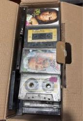 Yerli Yabancı kasetler 174 Adet Yılmaz morgül,Serdar ortaç, Seda Sayan, Ebru gündeş,Kayahan Seher dilovan,Sait uçar,Lara,Fedon Nadide sultan,Kibariye,Firdevs, Mustafa Sandal,Aşkın nur yengi İbrahim Erkal,Ceylan,Gülşen,Çelik Muazzez Ersoy,Hakan taşıyan Lerzan mutlu,Uğur ışılak Metin Şentürk,Sibel Can,Beyaz Bahadır Aydoğan,Rober hatemo Davut güloğlu,İzzet yıldızhan Hakkı Yalçın şarkıları,Selçuk Adnan şenses,Yıldız tilbe Mahsun Kırmızıgül,Esra Özmen Hamiyet,Hülya Polat,Sinan Özen Tanrıverdi,Ebru yaşar,Ahmet kaya Sezen Aksu,Harun Kolçak, Levent Yüksel,İlhan şeşen,İlhan İrem Sadettin kaynak,oya&Bora Münir Nurettin Selçuk Yerli yabancı, Karışık şarkılar