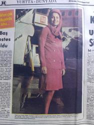 Hürriyet Gazetesi - Turkish Newspaper - 30 Aralık 1974 - Bir devre adını veren günün içyüzü 12 Mart olayı yazan Cüneyt Arcayürek - köşkten Süleyman Demirel'e gelen mesaj Süleyman bey sağlık bahanesiyle çekilin - Süleyman Demirel mesajdan sonra sıkıntılıydı fotoğraf - Genelkurmay Başkanı Memduh Tağmaç'ın ilk imzayı attığı muhtırayı veren komutanlar Faruk Gürler Celal Eyiceoğlu Muhsin Batur fotoğraf - Cevdet Sunay 12 Mart günü Süleyman Demirel'in telefonuna zayıf bir sesle cevap verebiliyordu fotoğraf - 12 Mart günü cuntanın hükümet kadrosu hazırdı - Dışişleri Bakanı Osman Olcay - İçişleri Bakanı İhsan Tekin - Milli Eğitim Bakanı Fakir Baykurt - gümrük bakanı Orhan Kabibay - kapıkule'de sağlanan denge yazan Mete Akyol - Türkiye Garanti Bankası - Yapı ve Kredi Bankası - Almanların yılbaşı içkileri belli oldu Karaoğlan hattı ucuz muhteşem Süleyman pahalı - Almanya'da Hilton otelinde çalışan barmen Hikmet Sertten Türk siyasi hayatından etkilenerek yaptığı kokteyller fotoğraf - Alev Atak