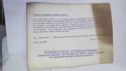 KRAL III. CHARLES (CHARLES PHILIP ARTHUR GEORGE) PRENSES DIANA İLE ORİJİNAL 2'Lİ FOTOĞRAF SETİ - ORIGINAL (2) PHOTOGRAPH OF CHARLES III, (CHARLES PHILIP ARTHUR GEORGE) - 20 x 15 cm EBADINDA - 26 TEMMUZ PAZAR GÜNÜ, DÜNYANIN EN BÜYÜK CADDESİ OLAN OXFORD CADDESİ'NDE 5000'DEN FAZLA ÇOCUK PRENS CHARLES VE LADY DİANA SPENCER'I KUTLADI. YEDİ İLE ON İKİ YAŞLARI ARASINDAKİ MUTLU, GÜLEN, DANS EDEN ÇOCUKLAR GÜNEŞLİ BİR LONDRA OXFORD CADDESİ'Nİ DOLDURDU... MASALAR OXFORD CADDESİ BOYUNCA UZANIP GİDİYORDU. 27 TEMMUZ 1981 - (MORE THAN 5000 CHILDREN TOASTED PRINCE CHARLES AND LADY DIANA SPENCER ON SUNDAY JULY 26 AT THE BIGGEST STREET IN THE WORLD. THE HAPPY, LAUGHING, DANCING CHILDREN AGED BETWEEN SEVEN AND TWELVE PACKED INTO A SUNNY OXFORD STREET IN LONDON... THE TABLES STRETCH AWAY INTO THE DISTANCE DOWN OXFORD STREET. JULY 27 1981.) - ÖZEL ARŞİV