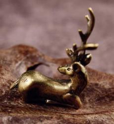 Pirinç Geyik Figürü – Mini Dekoratif Biblo
