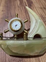 Nostaljik Oniks Mermer Denizci Ofis  Masa Saati - Yelkenli Figürlü Çalışır durumda  Boy 13 cm Yükseklik 11 cm