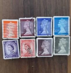 KRALİÇE ELİZABETH İngiltere  800 Adet Posta Pulu  ( 8 lokum pul ) Fırsat Lotu Uygun Fiyat Damgalı 8 çeşit 800 Adet Pul koleksiyonu