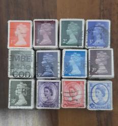 KRALİÇE ELİZABETH İngiltere 1200 Adet Posta Pulu  ( 12lokum pul ) Fırsat Lotu Uygun Fiyat Damgalı 12 çeşit 1200 Adet Pul koleksiyonu