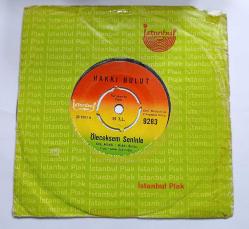 HAKKI BULUT,AŞK YORGUNUYUM-ÖLECEKSEM SENİNLE 45 DEVİR LİK  ( 45 LİK) PLAK  10/8 KONDİSYONDA