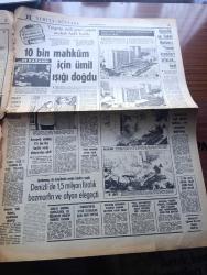Hürriyet Gazetesi - Turkish Newspaper - 9 Haziran 1974 - Hürriyet Dev kadro ile Dünya kupası'nda - Gündüz Kılıç Eşfak Aykaç Samim Var Fotoğraf - Demokrat Parti divan üyesi Necdet Evliyagil Süleyman Demirel milliyetçi cephe istemiyor dedi - Yeni kontenjan senatörleri açıklandı  Faruk Gürler açıkta kaldı fotoğraf - cumhurbaşkanı Muhsin Batur Ecvet Güresin Sadi Irmak'ı 6 yıl için seçti - 2. Akdeniz festivali'nde güzel mankenler turizm Bakanı Orhan Birgit ve İhsan Alyanak'ı öptü fotoğraf - Milli Eğitim Bakanı Mustafa Üstündağ konusunda MSP son sözü Necmettin Erbakan'a bıraktı - İstanbul İzmir radyo programı - televizyonda bugün - Kaynanalar dizisi 19.18'de - 10 bin mahkum için ümit ışığı doğdu - Yargıtay açlık grevi yapan avukat İsmail Beşiktepe'yi haklı buldu fotoğraf - İsrail'e sızmaya çalışan 4 arap gerilla öldürüldü - Denizli'de bir buçuk milyon liralık morfin ve afyon ele geçti - IRA komandosu price kardeşler açlık grevine son verdiler - en büyük kupa Beşiktaş'ın - Jairzinho fotoğraf