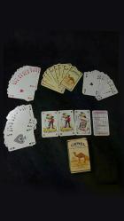 Camel sigara Temalı iskambil Oyun Kartları Seti vintage. Camel temalı kutusunda, koyu camel renklerde standart oyun kartları ve jokerler içeren oyun seti.  56 kart ve kutusundan oluşmakta  çok iyi durumda