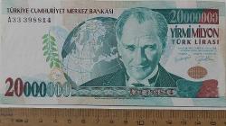 7.EMİSYON 1.TERTİP 20.000.000 TL TÜRK LİRASI A33398814 SERİ NUMARALI KAĞIT PARA ÇİLALTI