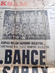 Akşam Gazetesi - Turkish Newspaper - 12 Ağustos 1981 - KİT'lerin durumu MGK'da görüşülüyor - Milli Güvenlik Konseyi üyesi Nejat Tümer ABD'ye gidiyor - Irak Başbakan Yardımcısı Taha Yasin Ramazan  bugün Ankara'ya geliyor - sigaranın kısırlığa yol açtığı İleri sürüldü - eski bakan Tuncay Mataracı davasında tanıklar kapıştı - Kahramanmaraş'ta 4 sol örgütün 130 militanı yakalandı - Walesa Polonya hükümetini stalinist yöntemler kullanmakla suçladı - İran'da bir günde 33 kişi idam edildi - Sovyetlerin de nötron bombası yaptığı açıklandı - tarihten güreşler yazan Koca Yusuf - Seçme fıkralar - Türkiye için tarımın önemi - 11 halterci milli takıma davet edildi - uzun yıllar Göztepe ve milli takımda top koşturan Fuji Mehmet bu gece futbola veda ediyor Fotoğrafı - TSYD kupası bu gece sahibini buluyor Fenerbahçe mi Galatasaray mı - İTÜ basketbol takımı yeni sezonu açtı - Eczacıbaşı bayan ve erkek voleybol takımları yeni sezonu bugün açıyor - İstanbul amatör gençler Lig fikstürü çekildi