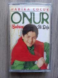 KÜÇÜK ONUR ( İLK DEFA BABAM ) KASET AMBALAJINDA