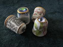 4 ADET DAMGALI ve TAŞLI YÜZÜKLER 25