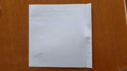 TÜRKİYE CUMHURİYETİ ESKİ BAŞBAKANI TANSU ÇİLLER'İN AJANS-BASIN FOTOĞRAFI (KAĞIT BASKI) - 21 x 21 cm EBADINDA - TANSU ÇİLLER, CUMHURBAŞKANI SÜLEYMAN DEMİREL'DEN HÜKUMETİ KURMA GÖREVİ ALDIKTAN SONRA DÜZENLEDİĞİ BASIN TOPLANTISINDA KONUŞMA YAPARKEN ÇEKİLMİŞ BİR KARE. 1993. HİKMET SAATÇİ