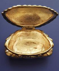 YENGEÇ FORMUNDA GÜMÜŞ KAPLAMA ANTİKA MÜCEVHERAT KUTUSU (YENGEÇ BURÇLARI KAÇIRMASIN)