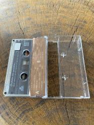 BÜLENT ORTAÇGİL İÇİN SÖYLENMİŞ BÜLENT ORTAÇGİL ŞARKILARI 1 / ŞARKILAR BİR OYUNDUR - ŞEBNEM FERAH / MAVİ SAKAL / MOR VE ÖTESİ... KASET