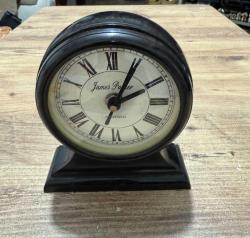 Klasik Metal siyah  Roma Rakamlı Pilli Masa Saati  James Parker Sheffield Çalışır durumda