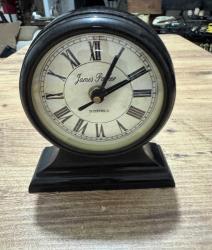 Klasik Metal siyah  Roma Rakamlı Pilli Masa Saati  James Parker Sheffield Çalışır durumda