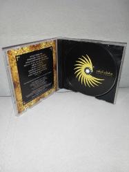 Cd Yüksek sadakat katil & maktül albümü. Orijinal. Disk 10 üzerinden 9 sorunsuz çalışıyor. Koleksiyonluk