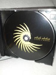 Cd Yüksek sadakat katil & maktül albümü. Orijinal. Disk 10 üzerinden 9 sorunsuz çalışıyor. Koleksiyonluk
