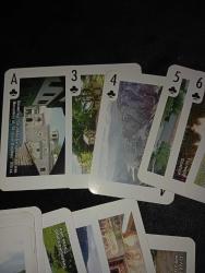 MAKEDONYA TEMALI KOLEKSİYONLUK OYUN KARTI DESTESİ  1 kart eksik   51 farklı görsel  Makedonya’nın tarihi ve doğal güzellikleri.  Temiz ve kullanılabilir durumda  koleksiyonluk. Fotoğraflı özel seri olduğu için klasik iskambil kartlarından değil  Koleksiyon yapanlara, farklı şeyler sevenlere veya hediye düşünenlere güzel parça