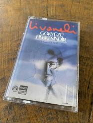 ZÜLFÜ LİVANELİ - GÖKYÜZÜ HERKESİNDİR - KASET