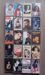 73 adet KASET - SEVİLEN SANATÇILARDAN OLUŞAN KOLEKSİYON