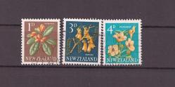 1960-1963 Yeni Zelanda Yerel Motifler - Çiçekler Damgalı Pul - DP699