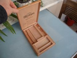 BALMORAL AHŞAP PURO KUTUSU ( Menteşeli & Kilitli Kapaklı ) MÜKEMMEL KONSİYONDA ÇOK ŞIK AHŞAP KUTU - Made DOMINICAN REPUBLIC