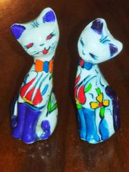 19959-ÇOK ŞAHANE EL BOYAMA PORSELEN 2 ADET ÇİNİ KEDİ BİBLO