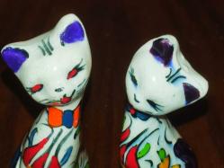 19959-ÇOK ŞAHANE EL BOYAMA PORSELEN 2 ADET ÇİNİ KEDİ BİBLO