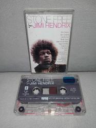Kaset Stone Free A Tribute To Jimi Hendrix. Orijinal sorunsuz çalışıyor koleksiyonluk.   Eric Clapton Spin Doctors Buddy Guy Body Count Seal and Jeff Beck Nigel Kennedy Pretenders P.M. Dawn Belly Living Colour Pat Metheny M.A.C.C. Slash and Paul Rodgers Band of Gypsys