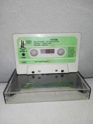 Kaset Fatoş seni nasıl özledim görünce deli gibi Dünya handır Tanrım beni Baştan yarat Kara vicdanlı ormancı... Orijinal. Minareci 3081 Alman baskı. Kartoneti yok. Kaset sorunsuz çalışıyor