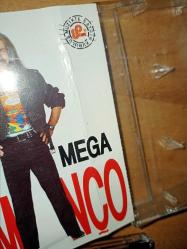 barış manço mega manço kaset (kartonette fotoğrafta görülen kat izi var)