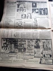 Milliyet Gazetesi - Turkish Newspaper - 19 Şubat 1982 - Bir çözüm mü yazan Mehmet Barlas Başmakale - Kızıl tugaylar Bodrum'a komşu bir adada eğitiliyor - sıkıyönetim komutanlığına bugüne kadar 188 işkence iddiası geldi çoğu asılsız çıktı - Mamak cezaevinde Hikmet Müftüoğlu Canan Öztürkçü Ayşe Pekdemir Nur Yorgancıoğlu ve Leyla Köseoğlu basın toplantısı yaptı Fotoğrafı - MHP davasında Ömer Tanlak tahliye edildi - 80 TİP yöneticisi için 36 yıla kadar hapis istendi - kapalı olan Beyrut Türk merkezinde patlama oldu - halkın mücahitleri İran'da yönetimi genel grevle devirmeye hazırlanıyor - THY 4 Boeing 727 alacak - Abdülcanbaz çizen Turhan Selçuk - olmaz olsun filmi başrolde Ferdi Tayfur Necla Nazır Beyoğlu Lale Kadıköy Reks sinemasında - Hacı olan Cemal Kamacı boks bütün dünyada yasaklanmalı dedi Fotoğrafı - Fenerbahçe kulübü başkanı Ali Şen Bayülgen ve Bulgurlu kendilerini kulübün sahibi sanıyorlar dedi Fotoğrafı - Cosmos'ta teknik direktörlük Yasin Özdenak'a teklif edildi