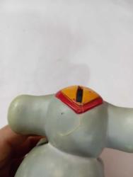 interbank fil kumbara. Kafa para giriş yerinde çatlak var. Haliyle