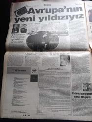Hürriyet Gazetesi - Turkish Newspaper - 18 Aralık 2004 - başardık Türkiye Avrupa Birliği ile müzakere tarihini aldı  Fotoğrafı - Recep Tayyip Erdoğan her şeyi alamadık ama istediğimiz oldu dedi - Borsadan tüm zamanların rekoru - çılgın şarkıcı Katrina Jane Garside Yeni Melek'te Fotoğrafı - Vakko tam sayfa reklam - yaşadıkça göreceğiz yazan Emin Çölaşan - yerini bulan Recep Tayyip Erdoğan yerdeki Türk bayrağını kaldırdı Fotoğrafı - Fransa cumhurbaşkanı Chirac Ermeni trajedisi kabul edilmeli - Yörük seni terk ediyorum resti çeken Recep Tayyip Erdoğan'ı 4 lider geri çevirdi - Abdullah Gül'den Recep Tayyip Erdoğan'a uyarı - Erdoğan sayesinde her şey çok güzel oldu yazan Fatih Altaylı - Türkiye'nin dışlanması Usame Bin Ladin'in zaferi olur - ABD'nin istemediği Annan'a Avrupa'dan sevgi gösterisi - Mehmet Ağar savaşta aldığımız masada verilmez - musul'da 4 Türk görevli şehit - Fenerbahçe UEFA kupası'nda Real Zaragoza ile eşleşti -Galatasaray Denizlispor maçını rakip taraftarlar beraber izledi