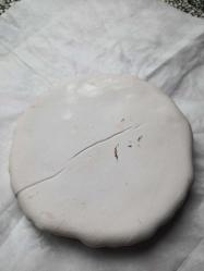 Seramikten kova burcu simgeli tütsülük yada dekoratif tabak