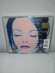 Cd Sibel Alaş FEM albümü. Orijinal sarı bandrollü dönem baskı. Disk 10 üzerinden 9 sorunsuz çalışıyor. Kartonetin sayfalarında yıpranma var