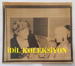 PRENSES DIANA'NIN ORİJİNAL HABER AJANSI BASIM FOTOĞRAFI (KAĞIT BASKI) - NEWS AGENCY PHOTO (PAPER PRINT) OF PRINCESS DIANA - 21 x 18 cm EBADINDA - PRINCESS DIANA, 1991