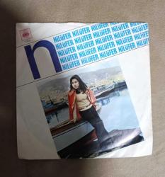 NİLÜFER DÜNYA DÖNÜYOR 45 LİK PLAK