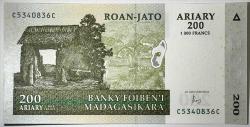 2004 Madagaskar 200 Ariary Çil Kondisyonda Koleksiyonluk Yabancı Kağıt Para