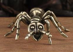 Pirinç Karınca Figürü – Mini Dekoratif Biblo